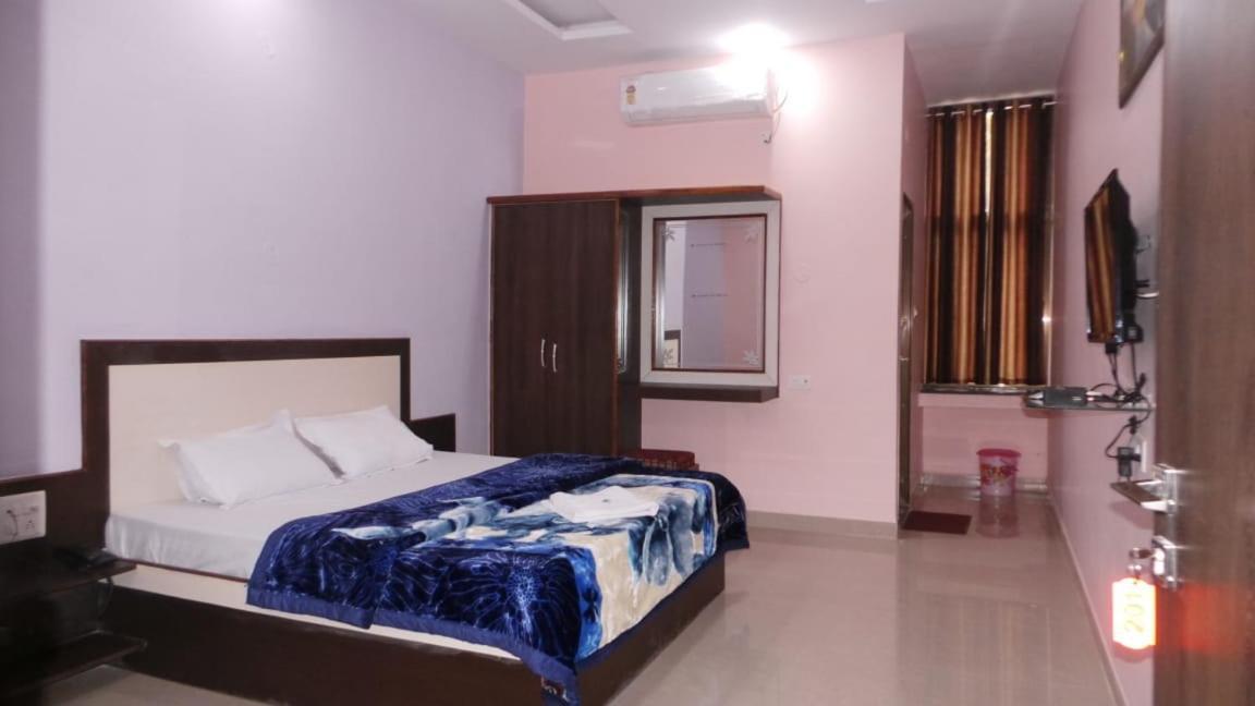 Hotelyashpalace Maihar Exterior photo